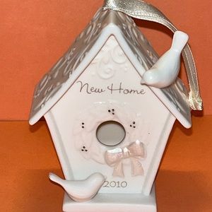 Hallmark Keepsake Christmas Ornament - New Home, Bird House, White Year 2010